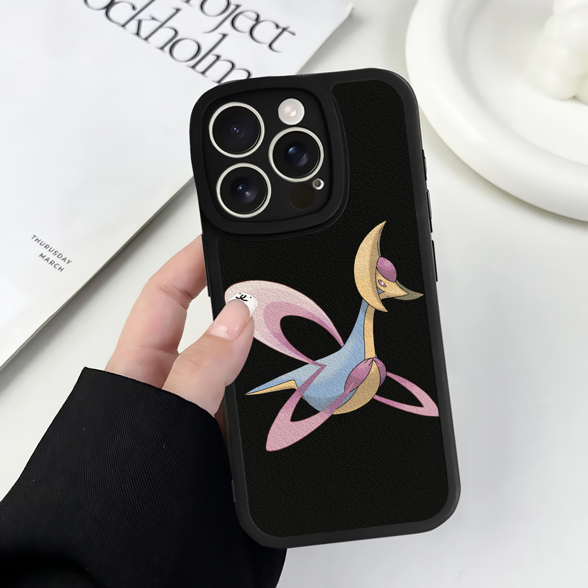 （画像用） ポケットモンスター Pokémon 【iPhone 16シリーズ対応】シリコンスマホケース（レザー調） 材質：シリコン